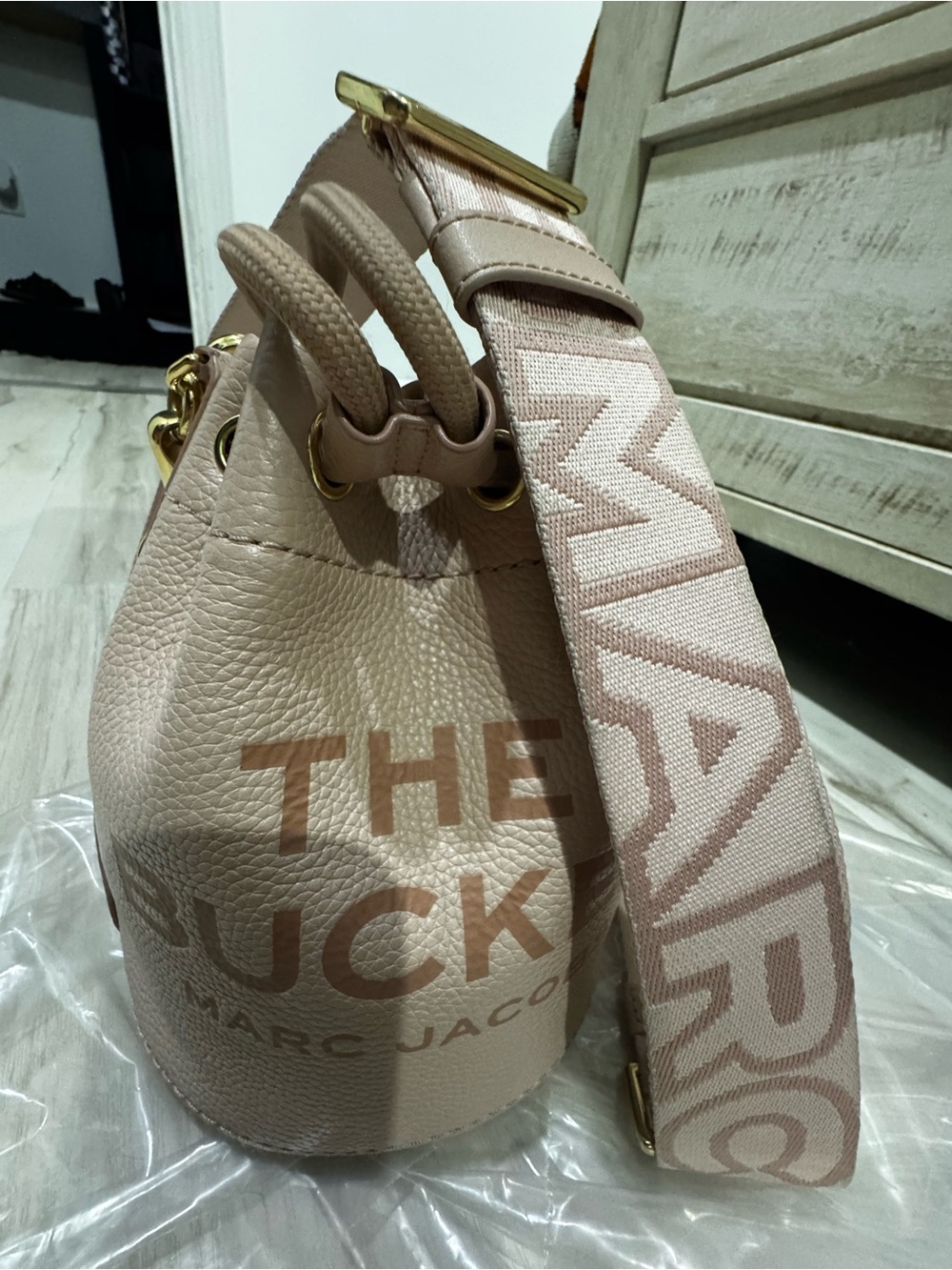 Marc Jacobs Pink Pebbled Leather Mini Bucket Bag with Logo Strap - Picture 10 of 12